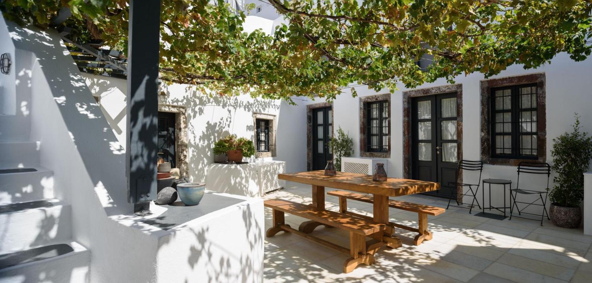 Firalia, Casa In Rock Suites Exterior photo
