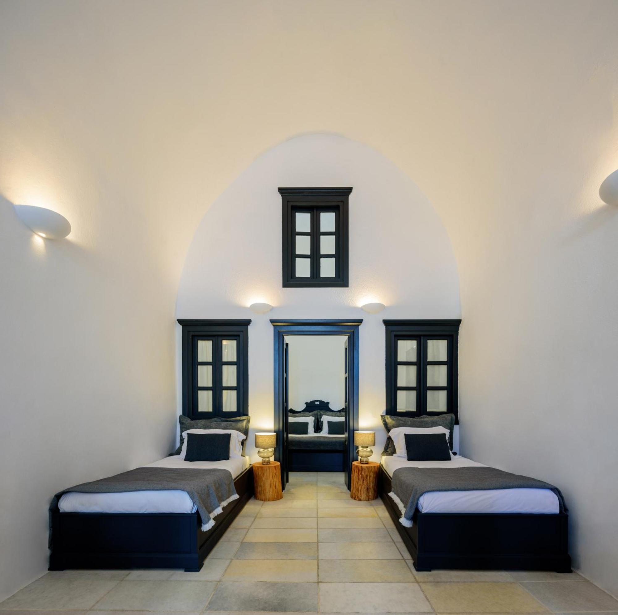 Firalia, Casa In Rock Suites Room photo